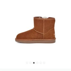 Ugg Victoria Mini Dots toddler boots size 5 New/unused